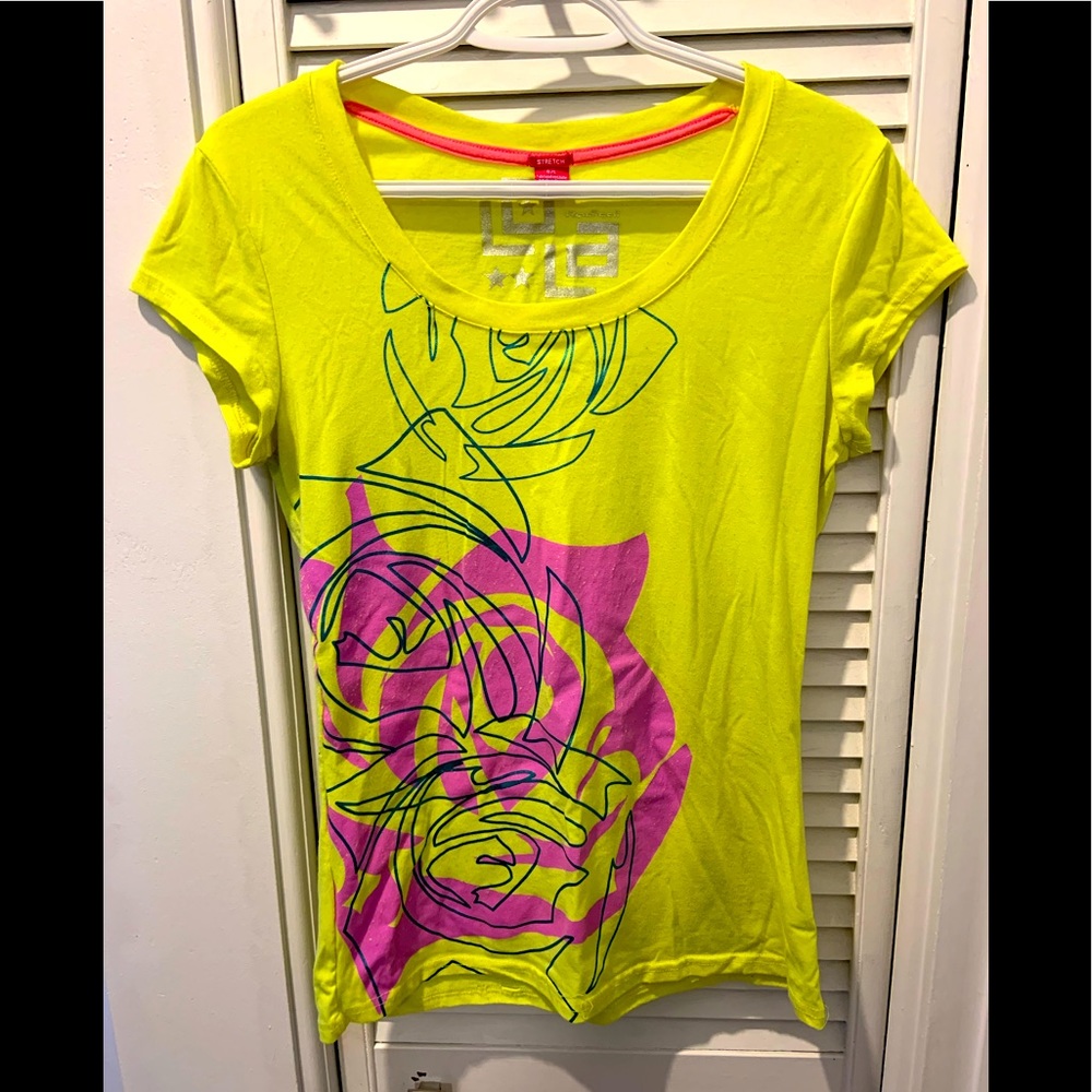 Bright yellow cute t-shirt ! (2 for 20$)